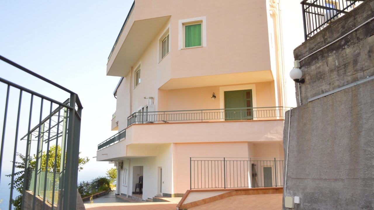 La Nave Sul Mare Di Taormina Bed & Breakfast เลโตยานนี ภายนอก รูปภาพ