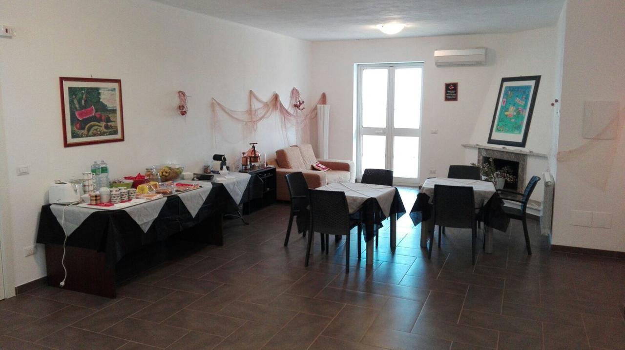 La Nave Sul Mare Di Taormina Bed & Breakfast เลโตยานนี ภายนอก รูปภาพ