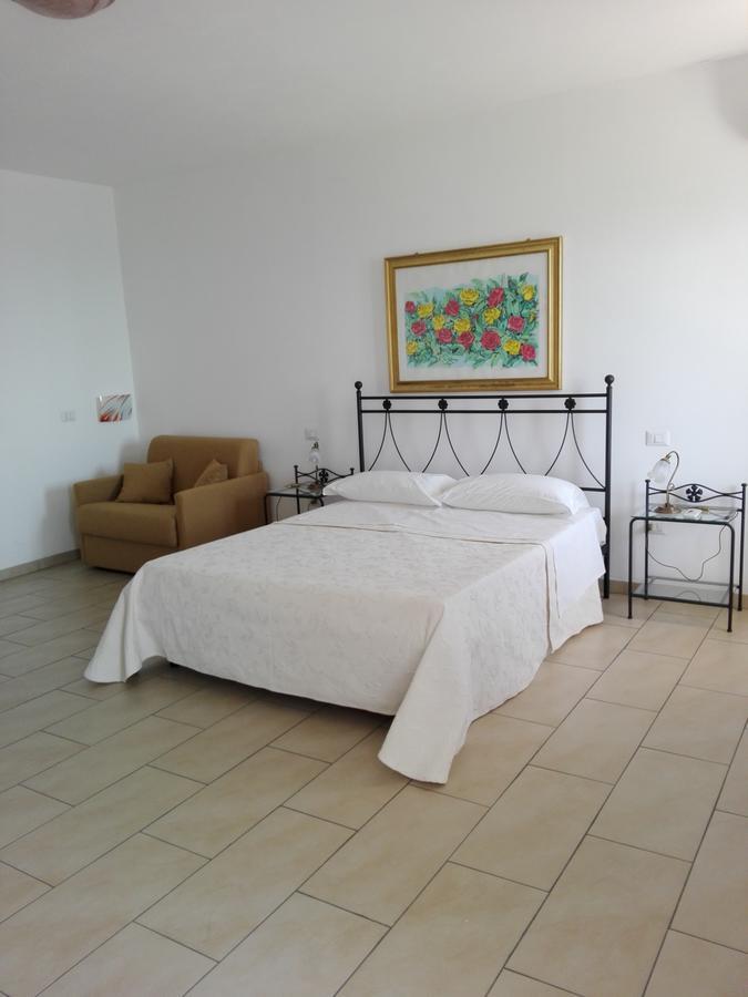 La Nave Sul Mare Di Taormina Bed & Breakfast เลโตยานนี ภายนอก รูปภาพ