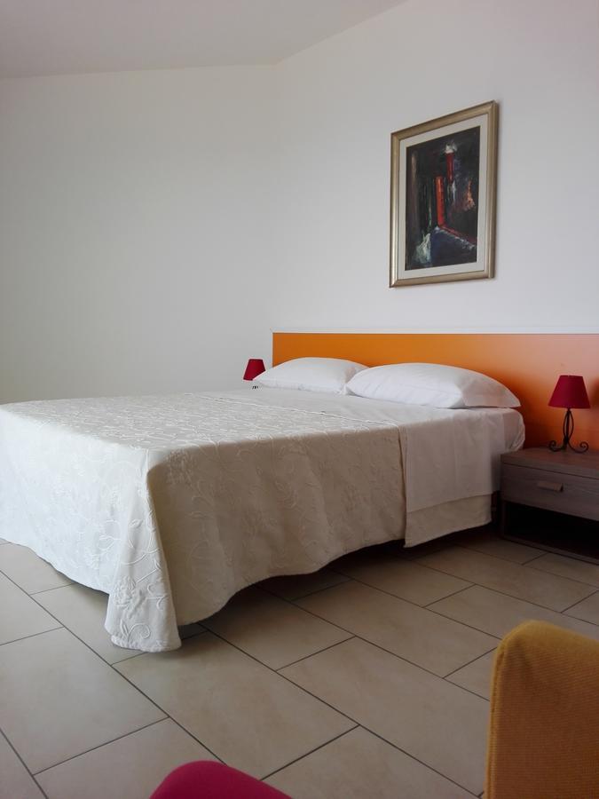 La Nave Sul Mare Di Taormina Bed & Breakfast เลโตยานนี ภายนอก รูปภาพ