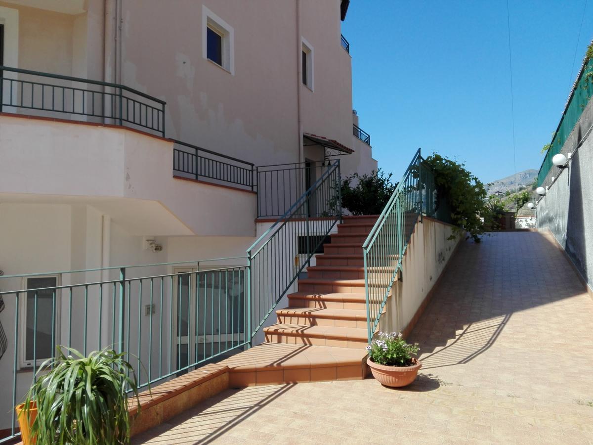 La Nave Sul Mare Di Taormina Bed & Breakfast เลโตยานนี ภายนอก รูปภาพ