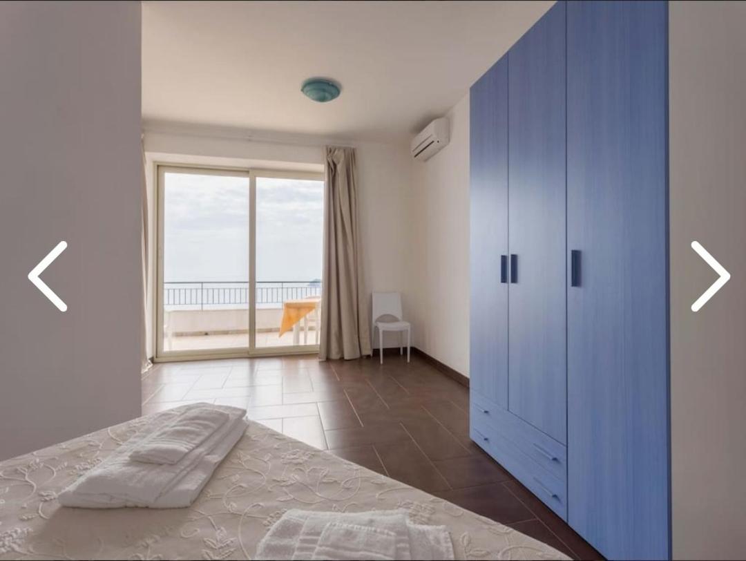 La Nave Sul Mare Di Taormina Bed & Breakfast เลโตยานนี ภายนอก รูปภาพ