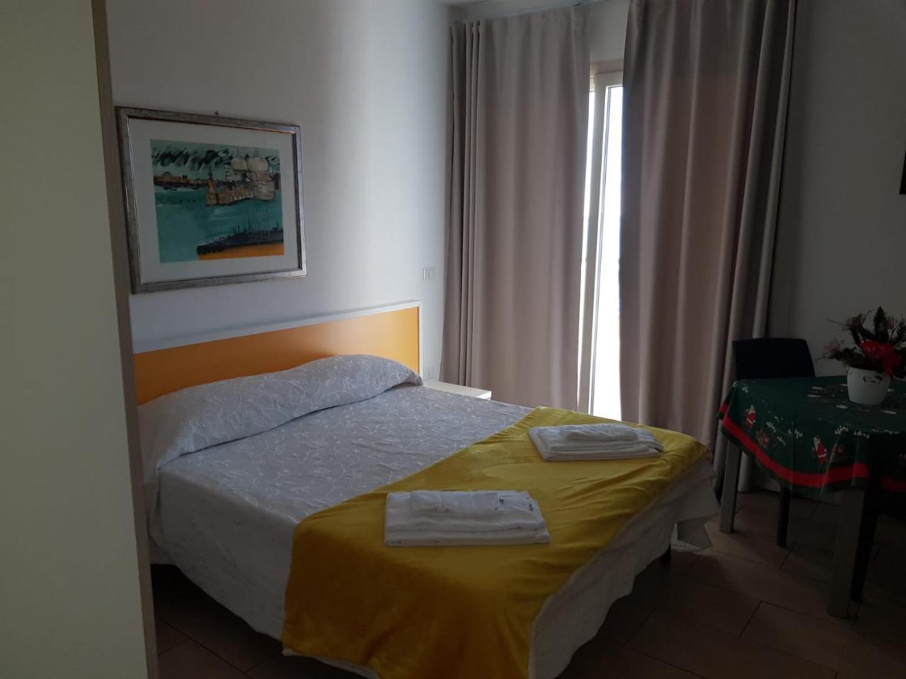 La Nave Sul Mare Di Taormina Bed & Breakfast เลโตยานนี ภายนอก รูปภาพ