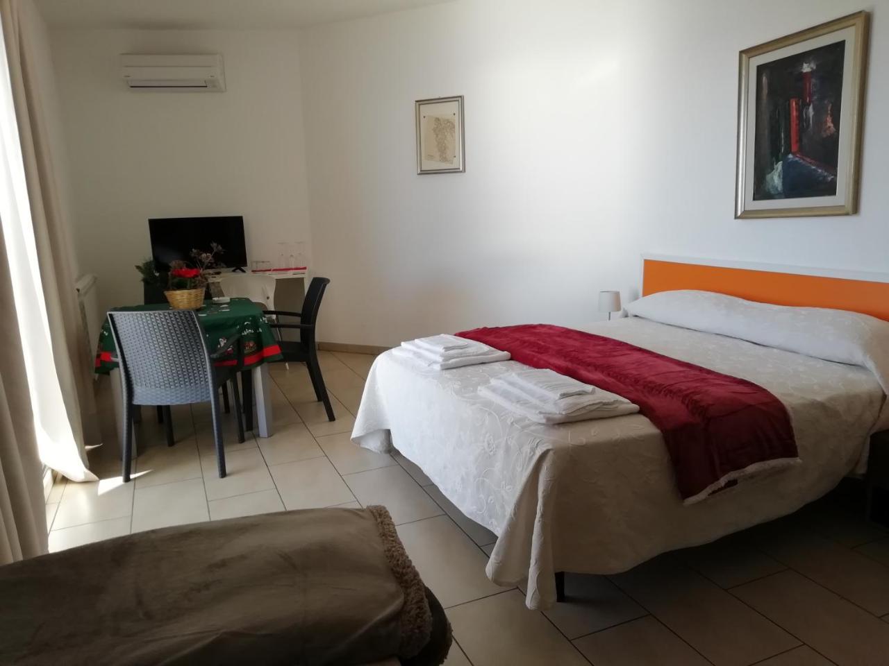 La Nave Sul Mare Di Taormina Bed & Breakfast เลโตยานนี ภายนอก รูปภาพ