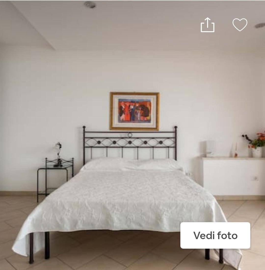 La Nave Sul Mare Di Taormina Bed & Breakfast เลโตยานนี ภายนอก รูปภาพ
