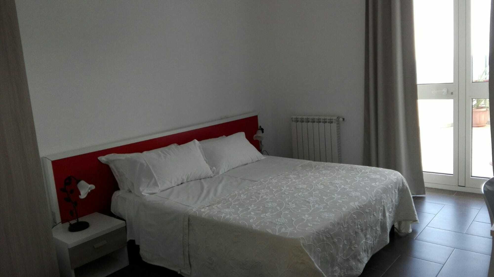 La Nave Sul Mare Di Taormina Bed & Breakfast เลโตยานนี ภายนอก รูปภาพ